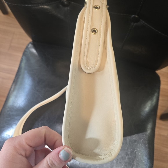 Vintage Coach Cream Shoulder Bag No. M8D - 9997 - Picture 4 of 13